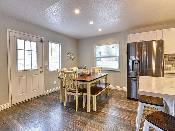 5th image of 12850 Cresthaven Dr