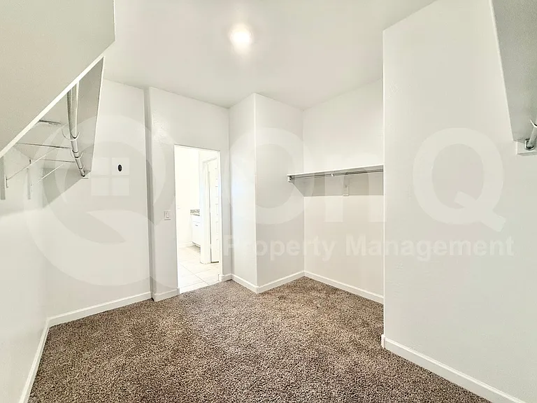3246 W Sable Ave — Photo 23