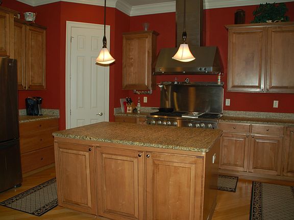 3rd image of 121 Jasmine Ct