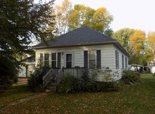 306 S Griffin St, Lakefield, MN 56150