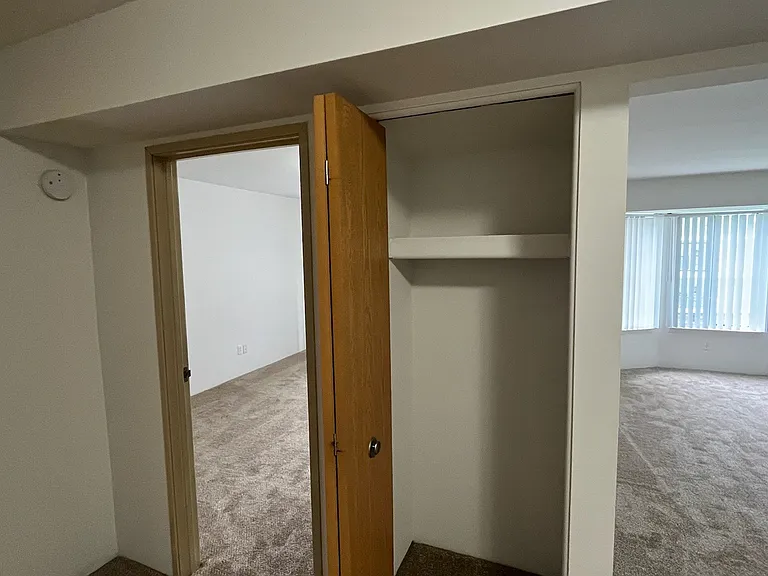 Charter Oaks Apartments — Photo 174