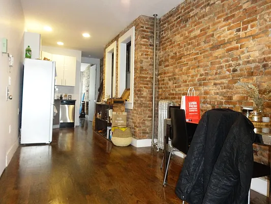 Rented by Blue Egg Realty Corp | media 43