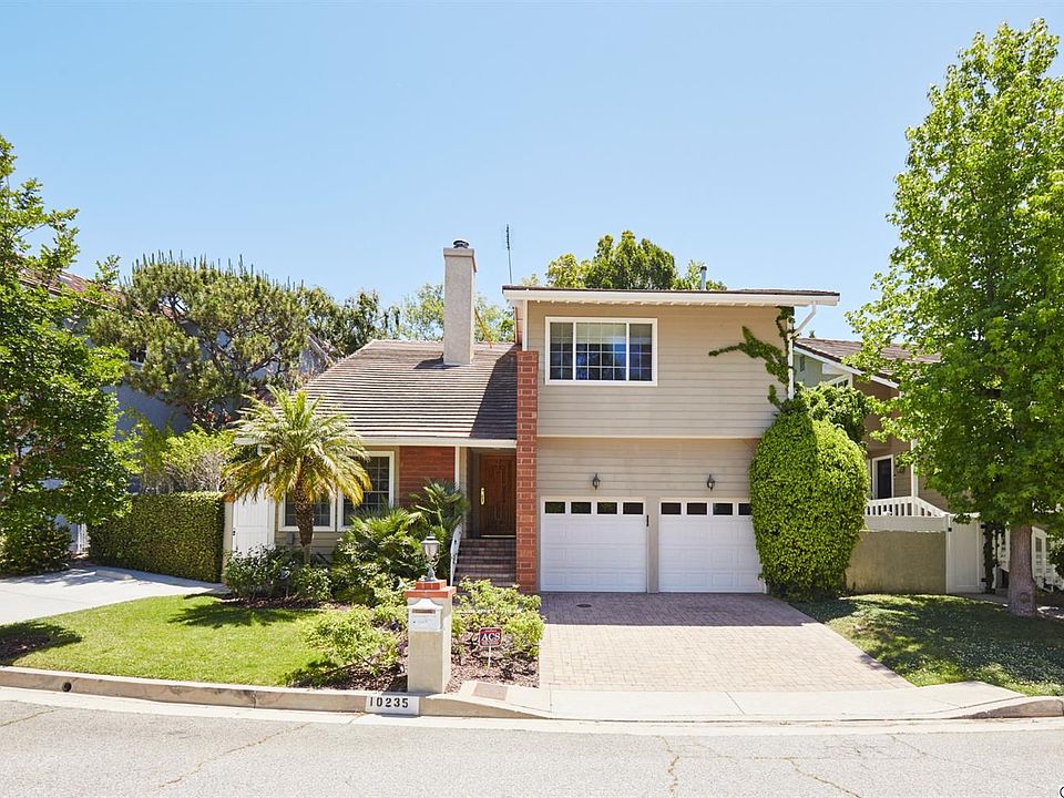 1st image of 10235 Mossy Rock Cir