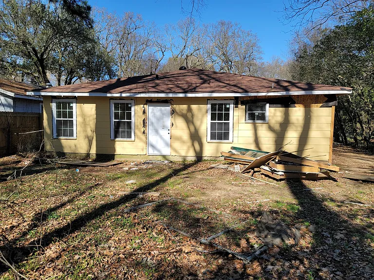 1635 Desoto St — Photo 2