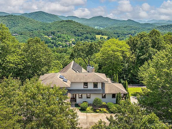 3rd image of 409 Briarcliff Dr