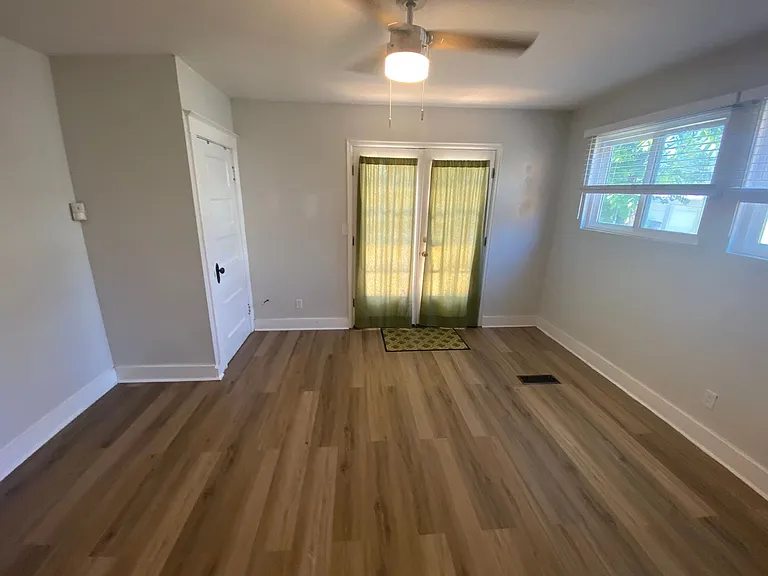 1019 S Clarkson St — Photo 17