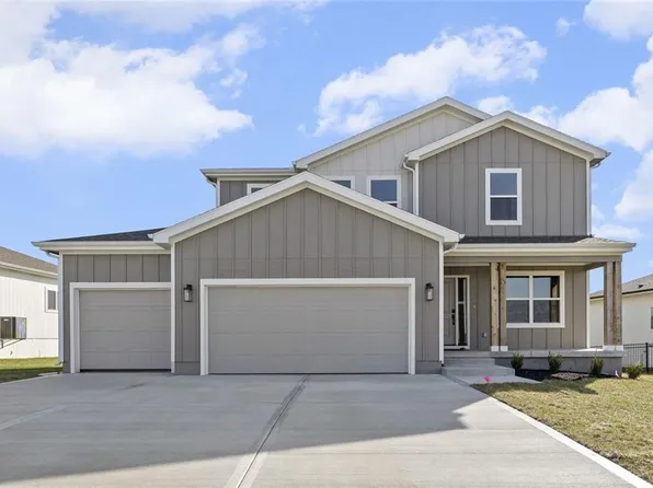18637 W 193rd St, Spring Hill, KS 66083