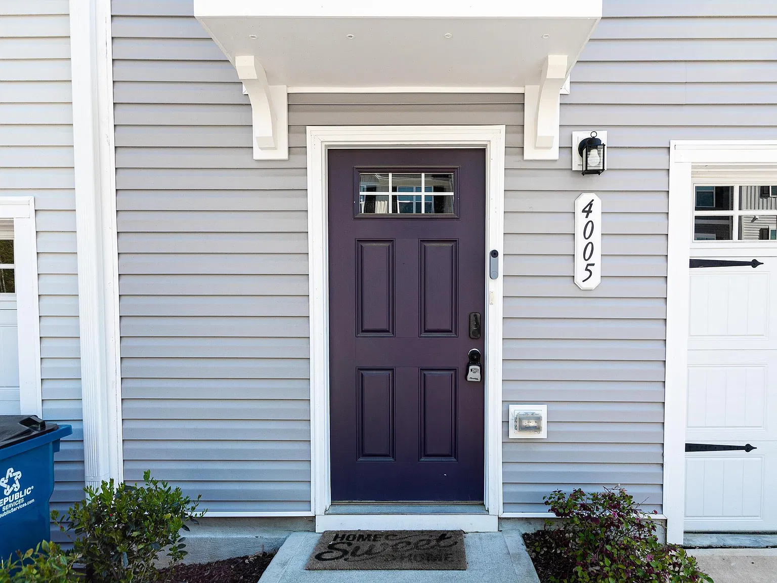 4005 Lush Grove Dr — Photo 2