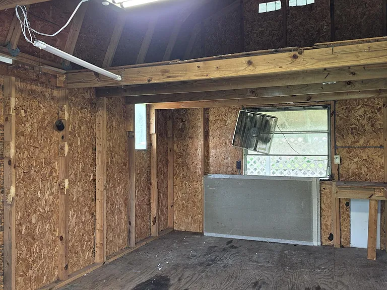 1531 Lake Clay Dr — Photo 32