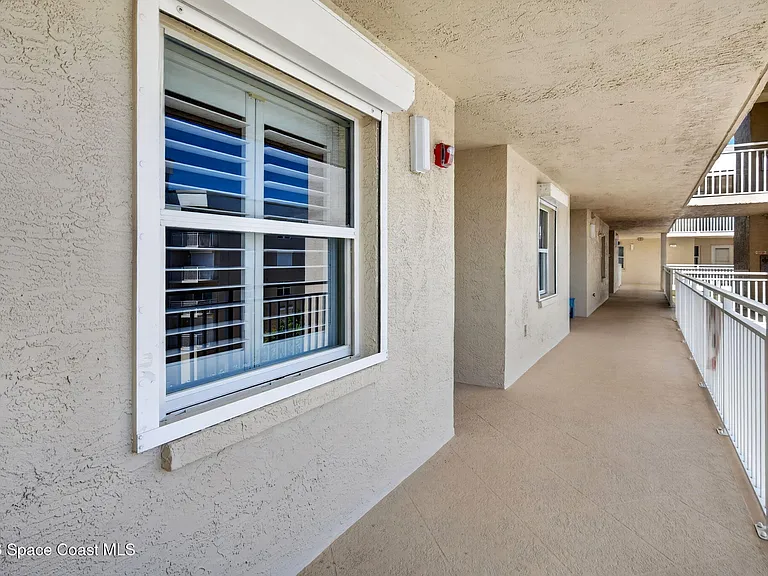 606 Shorewood Dr #C402 — Photo 4