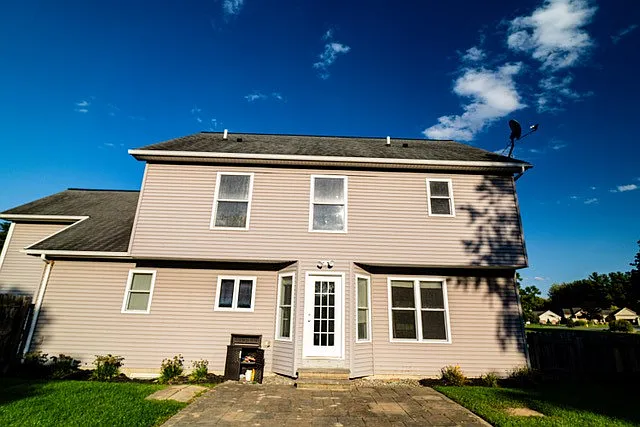 4 bed, 2.5 bath, 2016 sqft, $3,650 — Photo 4