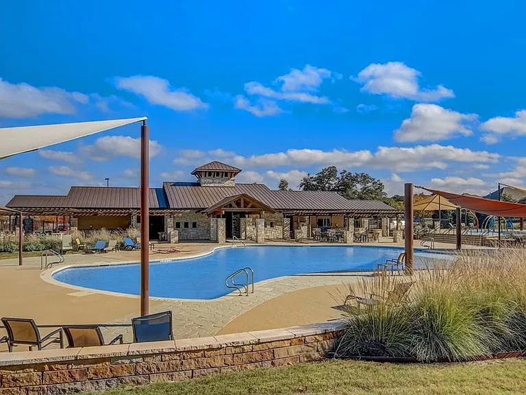 1524 Uhland Dr — Photo 30
