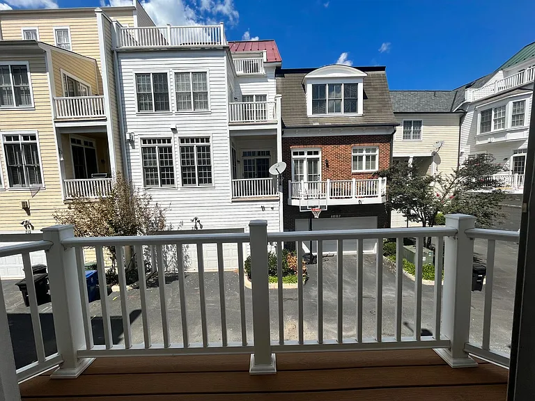 711 Carpenter Rd — Photo 10