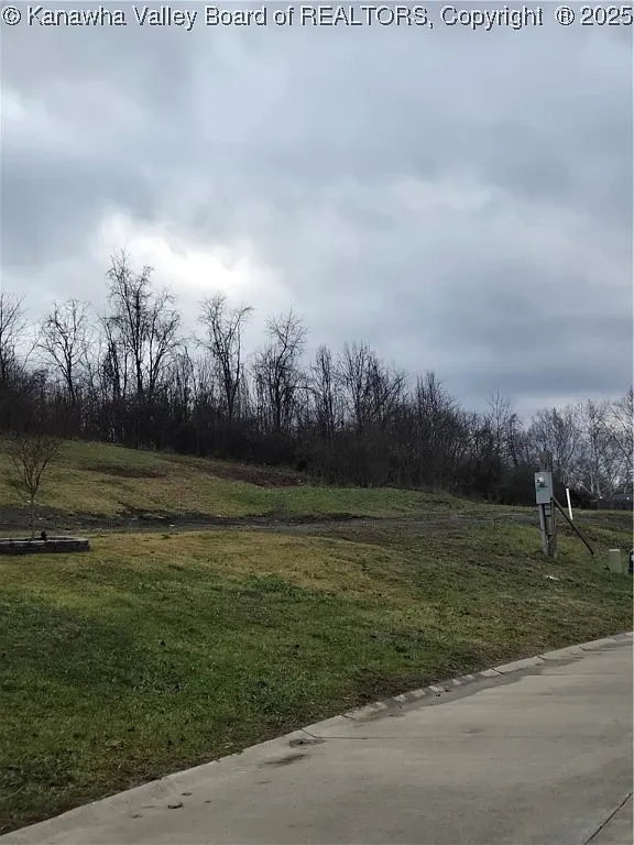 604 Overlook Dr photo 1