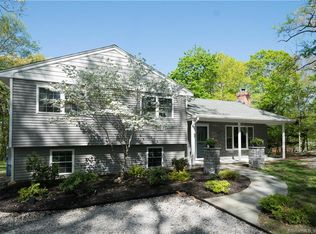 18 Sunset Ter, Essex, CT 06426