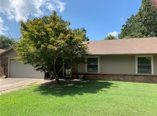 510 N 34th St, Rogers, AR 72756