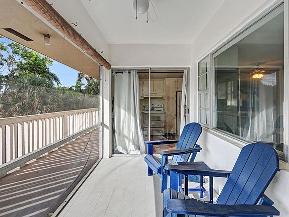 5th image of 100 Royal Palm Way #303