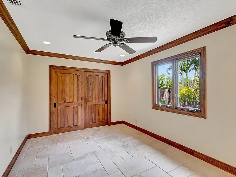 7415 Woodland Creek Ln — Photo 22