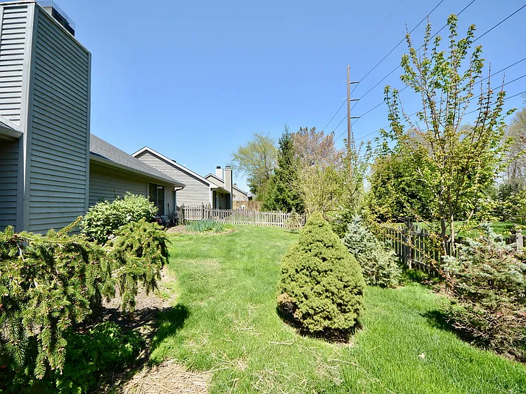 7749 Chesapeake Dr E — Photo 22
