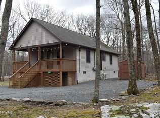 800 Rimrock Ct, Lords Valley, PA 18428