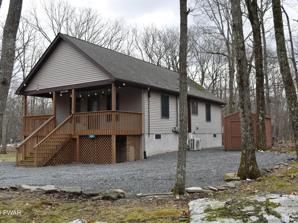 800 Rimrock Ct, Lords Valley, PA 18428
