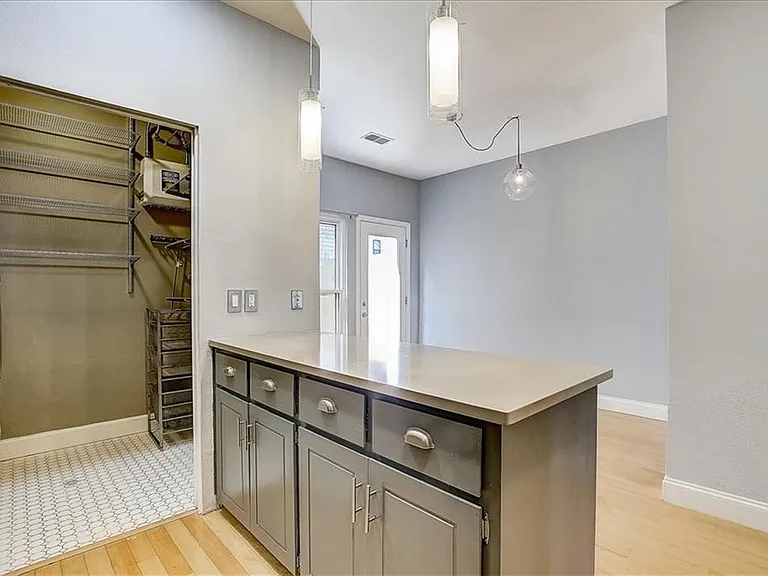 1307 Kinney Ave #162 — Photo 17