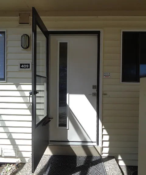 409 N Hayden Bay Dr — Photo 3