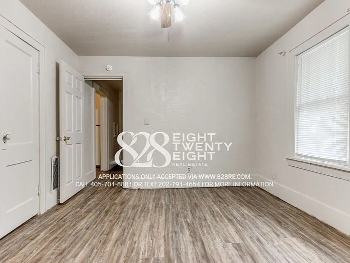 320 Castro St — Photo 11