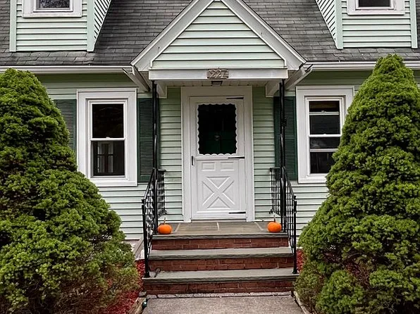 227 West St, Oneonta, NY 13820
