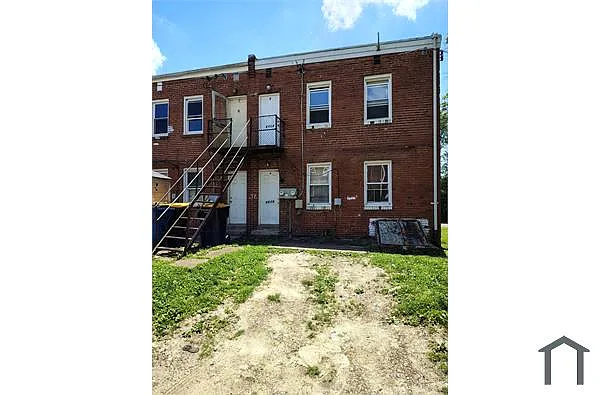 Building Photo - 2135 Seneca Rd #11