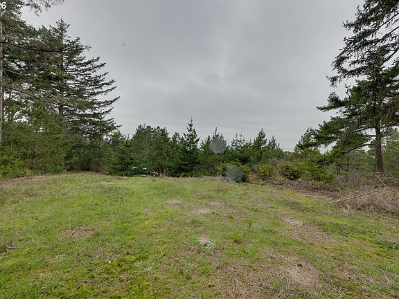 5th image of NW Lotus Lake Dr #4