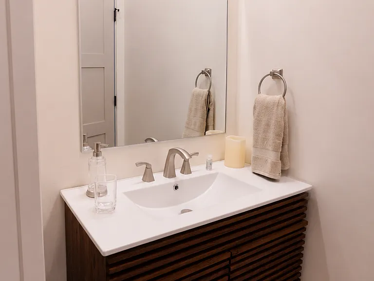 1525 Mount Gln #1 — Photo 9