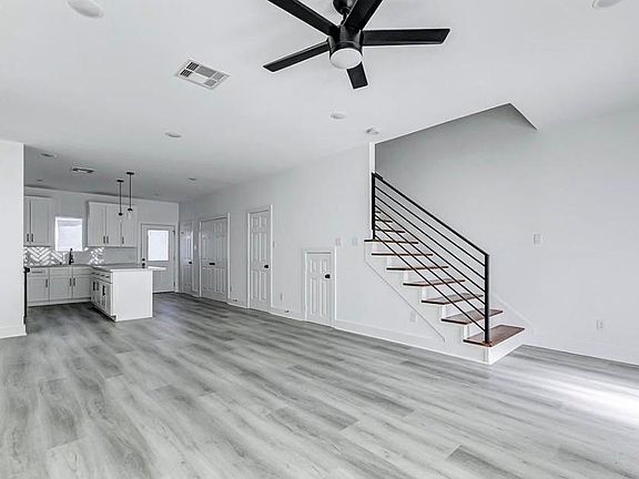 5th image of 2206 Dolly Wright St #B