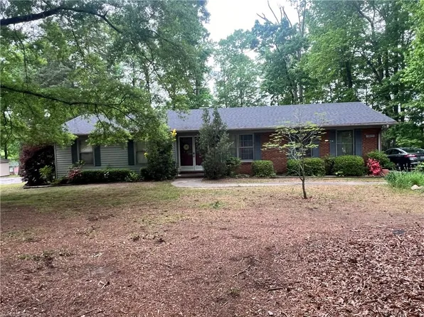 5899 Ashbrook Cir, Archdale, NC 27263