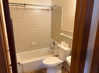 315 Prospect Ave APT 5, Hartland, WI 53029