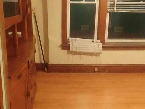4th image of 3033 N Avers Ave #2