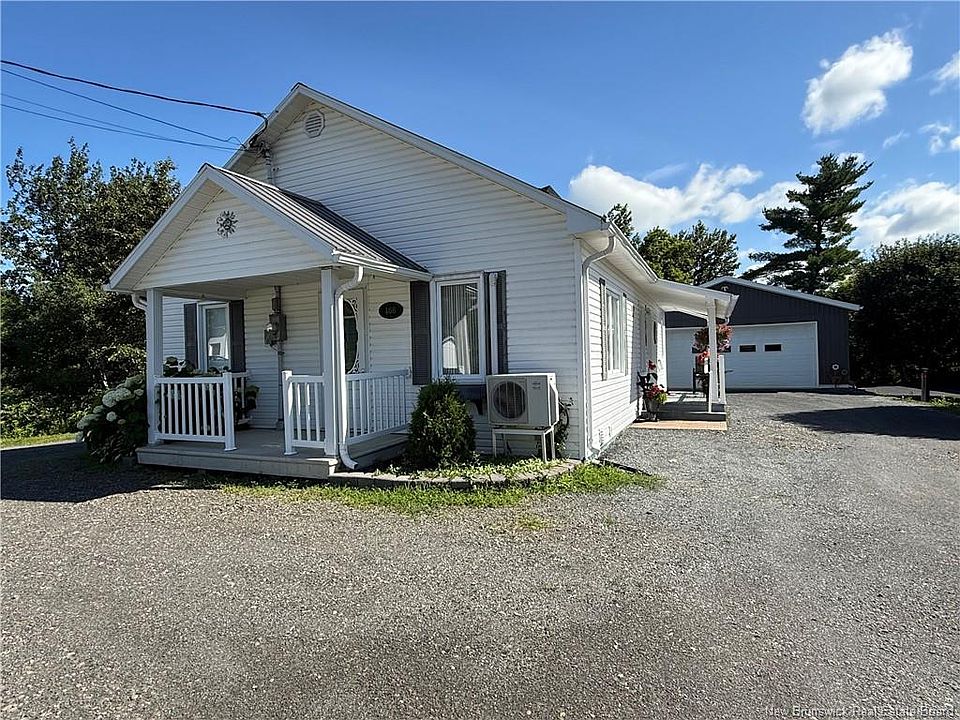 1st image of 466 Main St