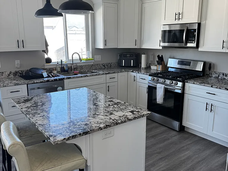 631 S Center St — Photo 8
