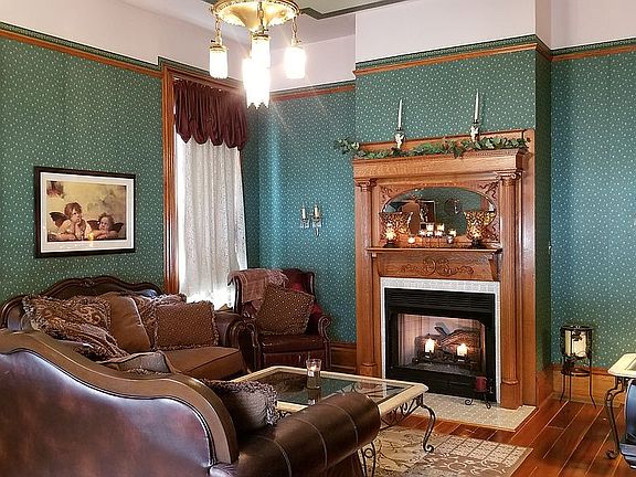 Living room with gas fireplace