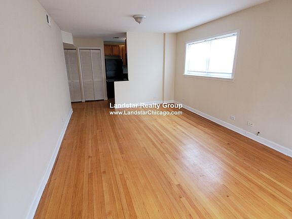 4th image of 2636 W Foster Ave APT 302
