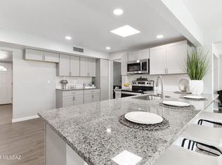 815 S Sarnoff Dr, Tucson, AZ 85710