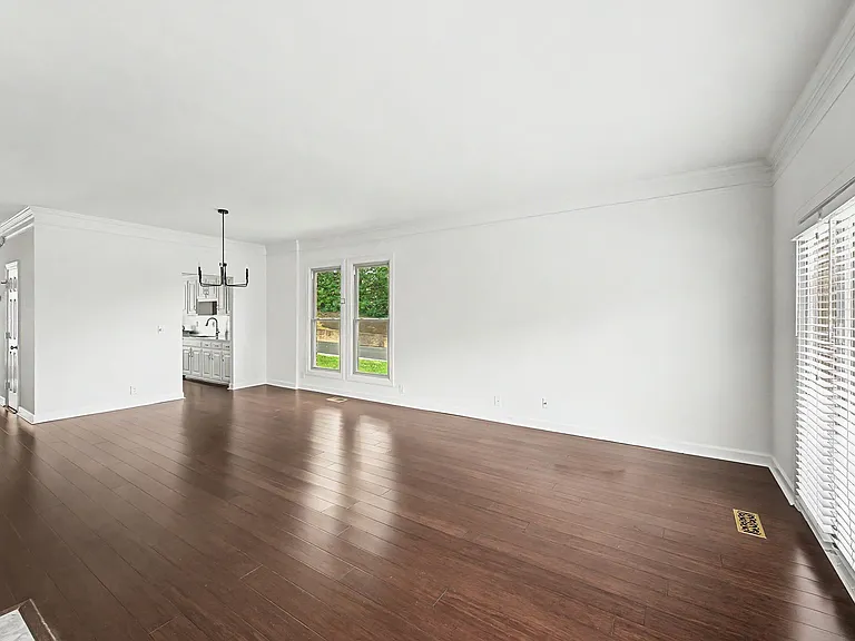 126 Forest Place Cir — Photo 17