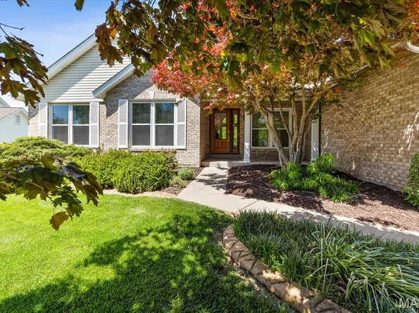 30 Richland Ct, Saint Charles, MO 63304