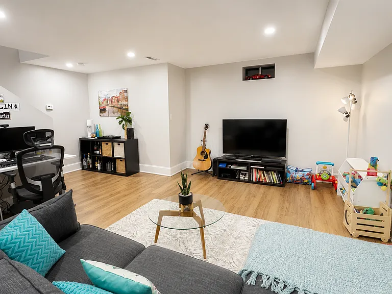 37 Neponset Ave — Photo 9