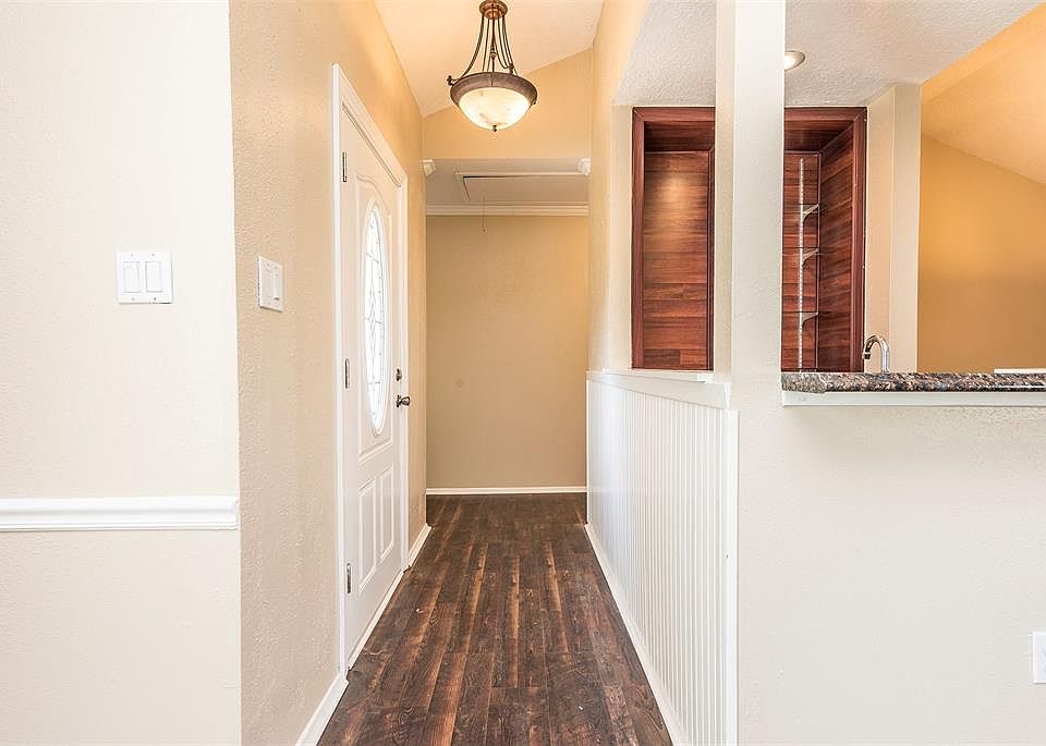 1st image of 505 Desert Aire Dr