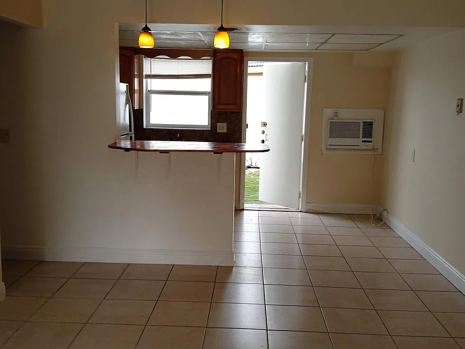 4350 NW 21st Ave #1