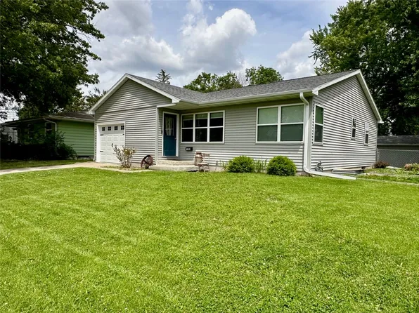 1006 E 14th St S, Newton, IA 50208