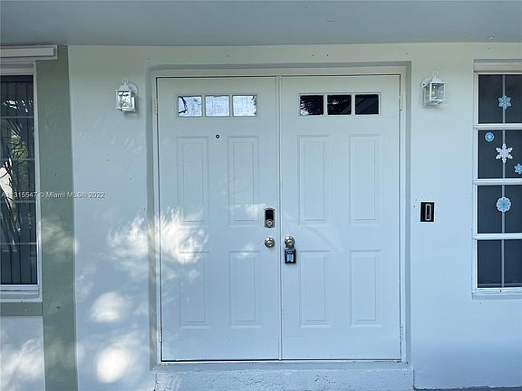 4th image of 9725 SW 215th Ln