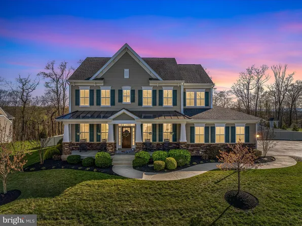 258 Tributary Trl, Falling Waters, WV 25419