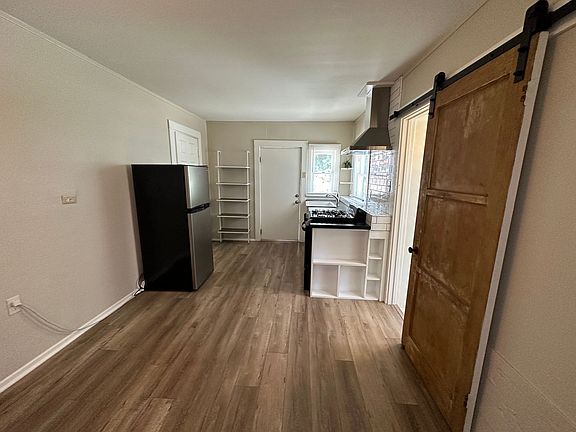 4th image of 204 S Grand St #234